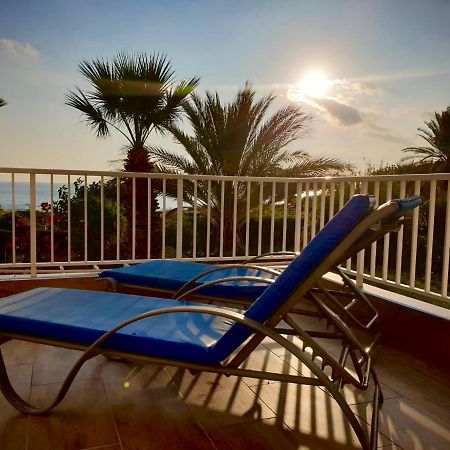 Coral Bay Modern Renovated Apartment By The Sea Paphos Exteriör bild
