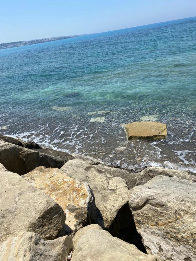Coral Bay Modern Renovated Apartment By The Sea Paphos Exteriör bild