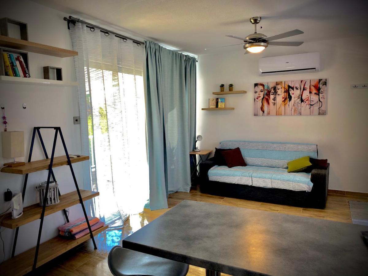 Coral Bay Modern Renovated Apartment By The Sea Paphos Exteriör bild