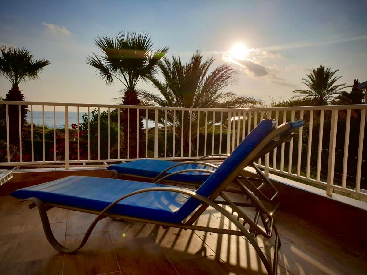 Coral Bay Modern Renovated Apartment By The Sea Paphos Exteriör bild