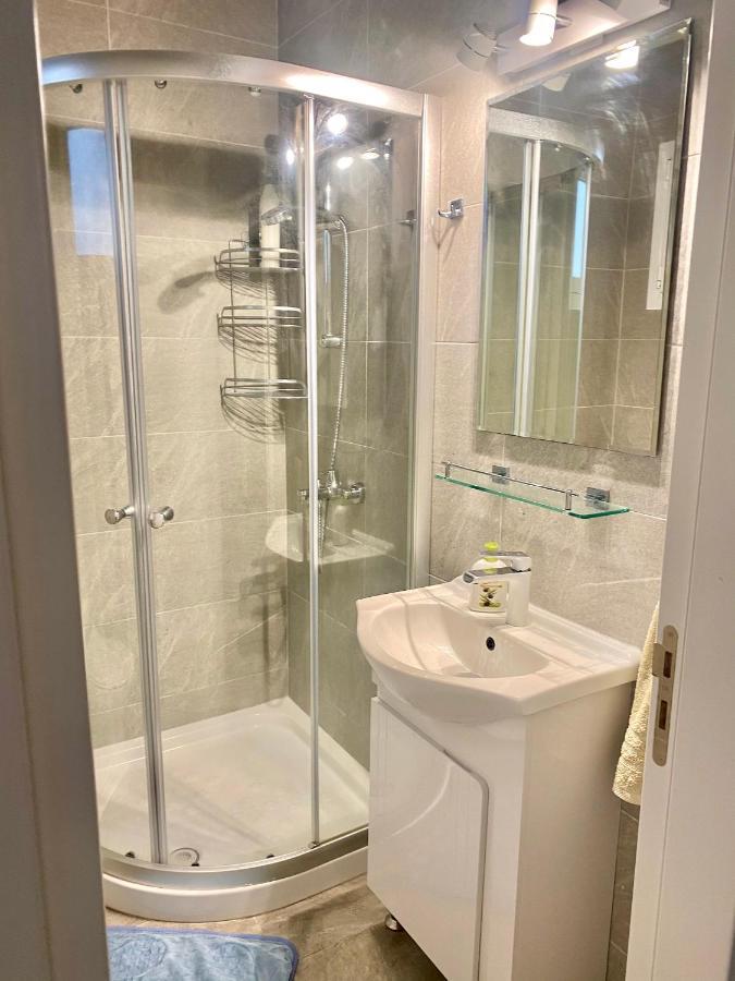 Coral Bay Modern Renovated Apartment By The Sea Paphos Exteriör bild